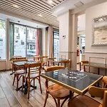 District Republique فندق باريس