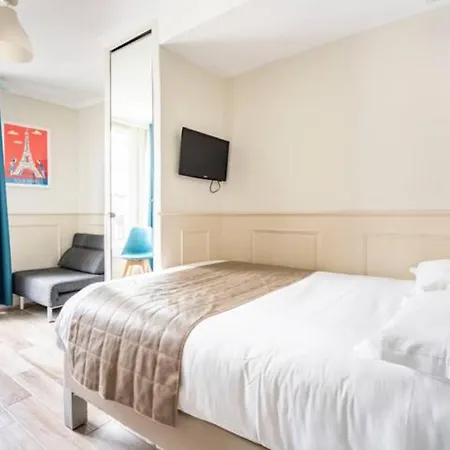 District Republique Hotell 2*