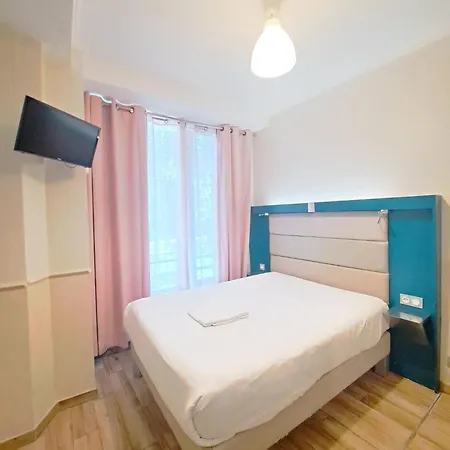 Hotell District Republique Paris