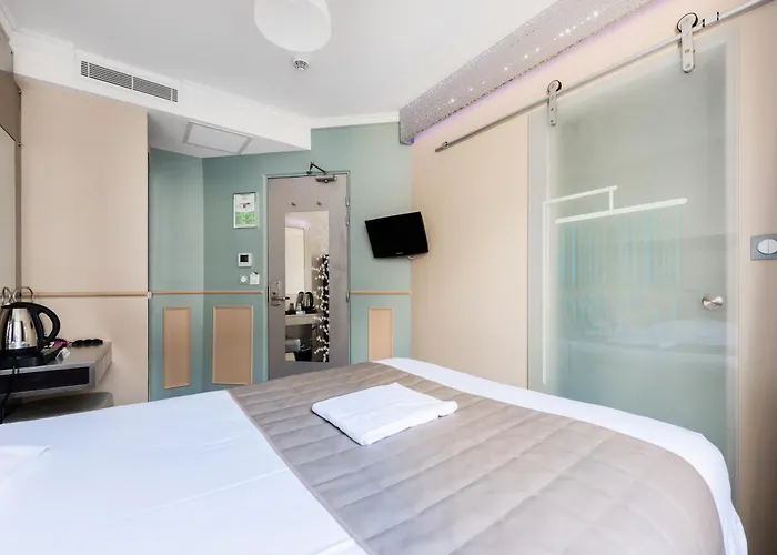 District Republique 2* Παρίσι