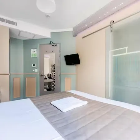 Hotel District Republique Paris
