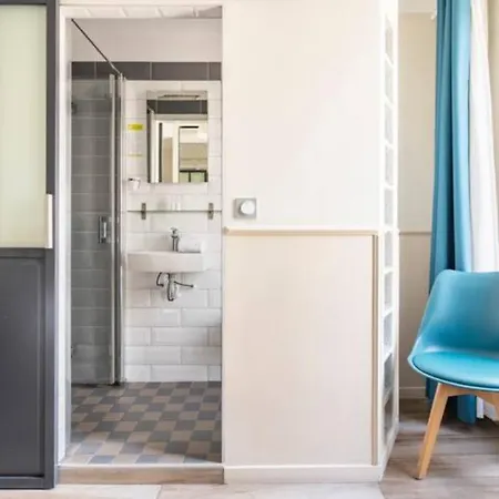 District Republique Hotel Paryż