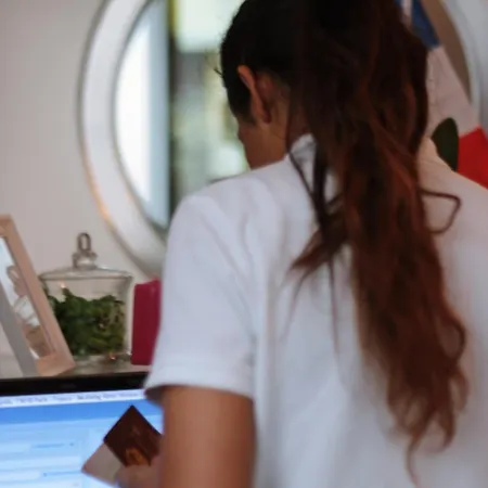 District Republique 2* Paris