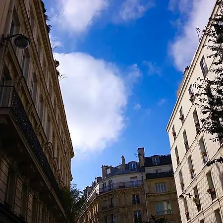 District Republique Hotel 2*
