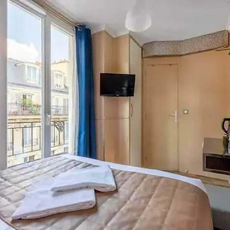 District Republique Hotel 2*