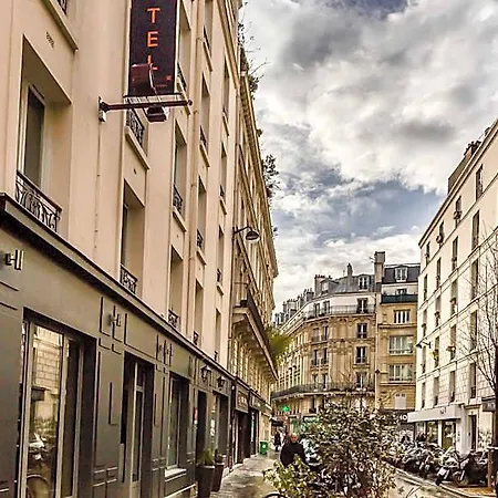 District Republique Hotel 2*
