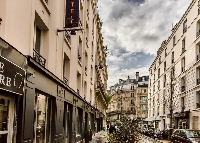 District Republique Hotel 2*