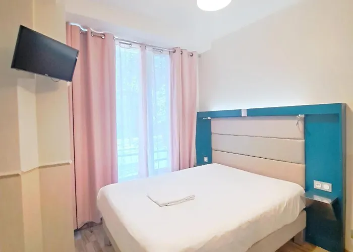 Hotel District Republique Parigi