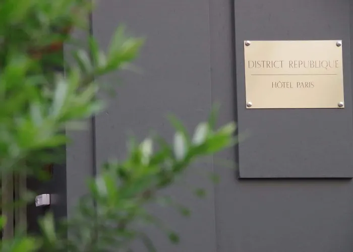 District Republique Hotel Parigi