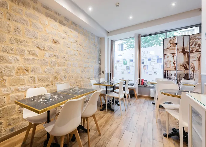 District Republique 2* Parigi