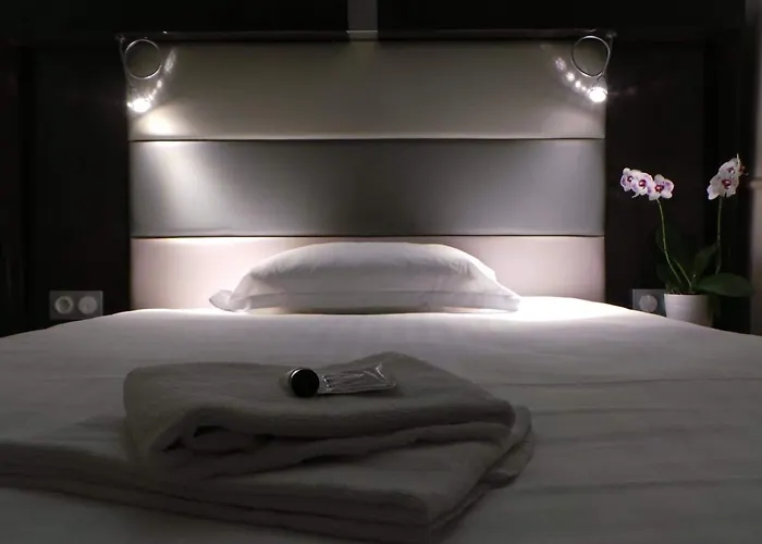 District Republique Hotel 2*