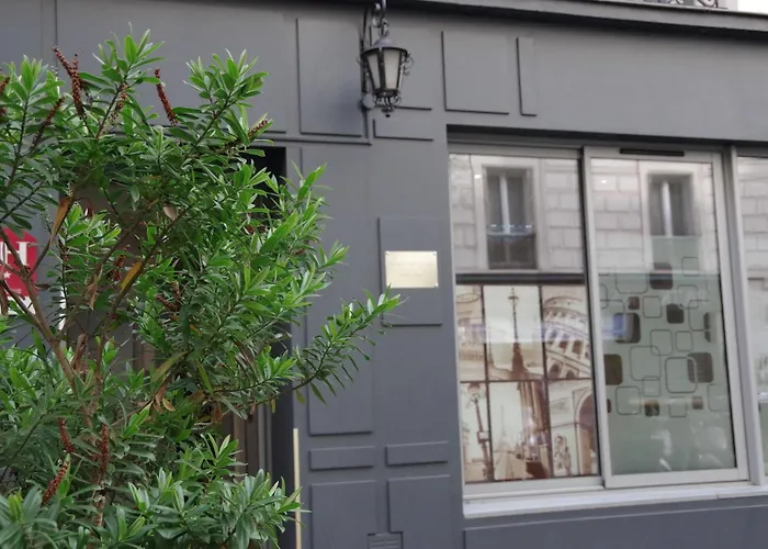 Hotel District Republique Paryż