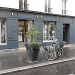 District Republique باريس