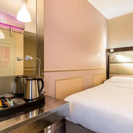 District Republique Hotel Paryż