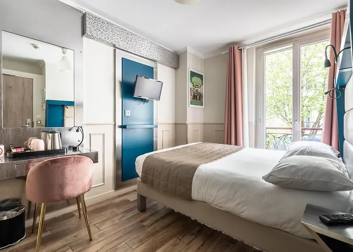 District Republique Hotel 2*