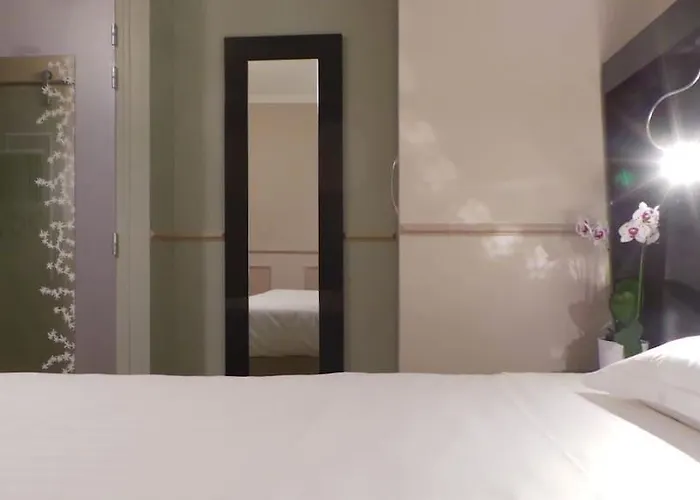 District Republique Hotel 2*