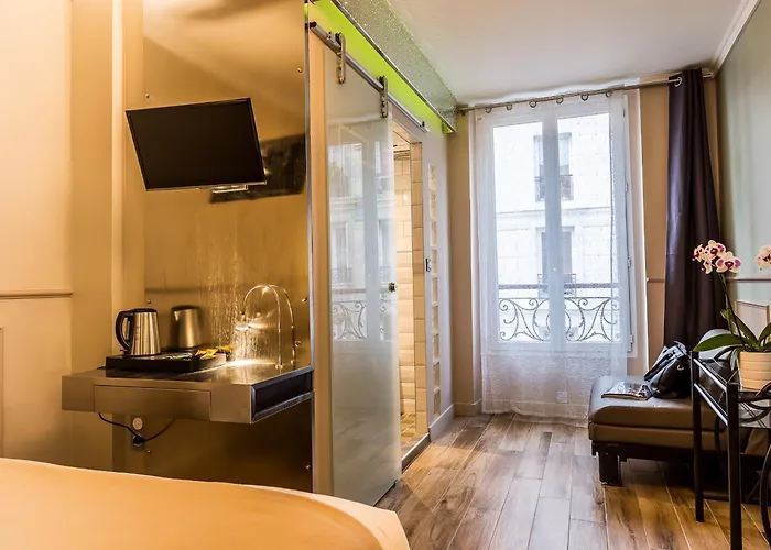 District Republique Hotel Paryż