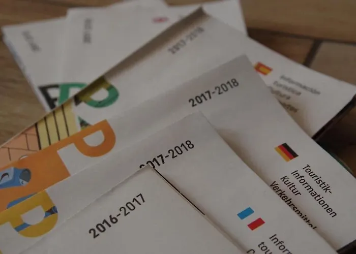 Hotel District Republique 2*